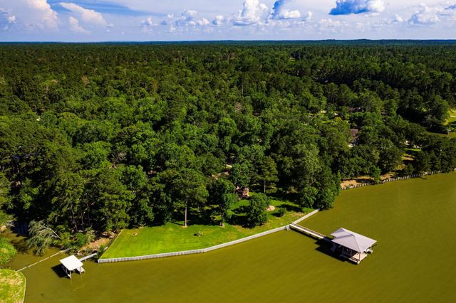 20312 St Andrews Circle, Huntsville, TX 77320