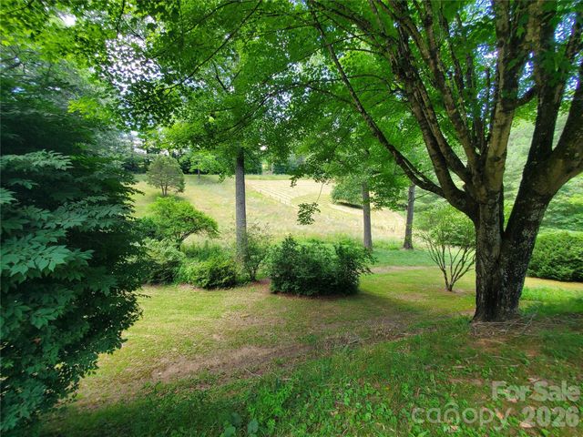 886 Hanging Rock Road, Spruce Pine, NC 28777