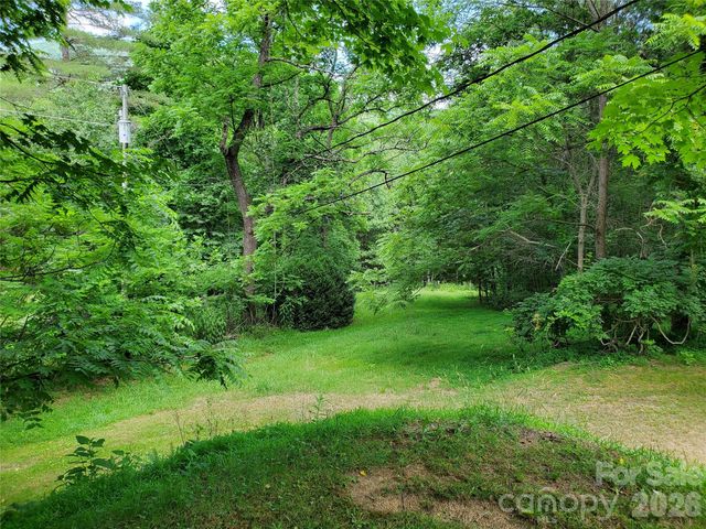 886 Hanging Rock Road, Spruce Pine, NC 28777