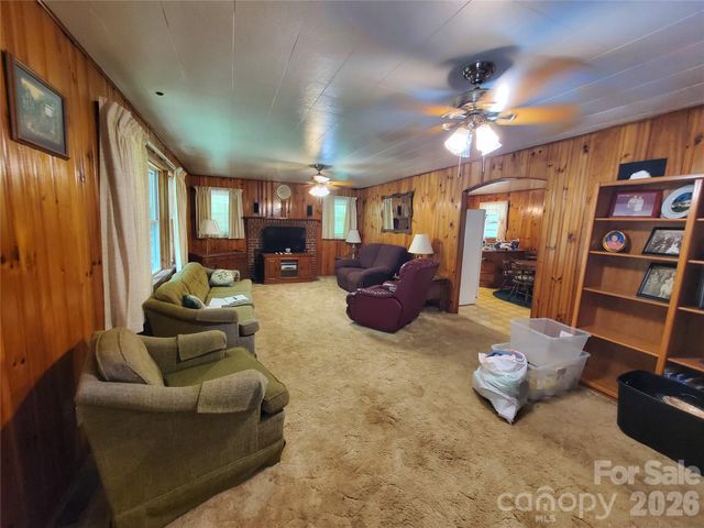 886 Hanging Rock Road, Spruce Pine, NC 28777