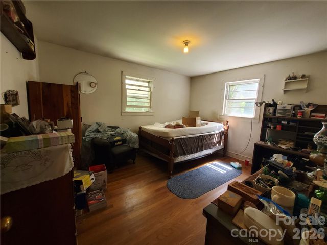 886 Hanging Rock Road, Spruce Pine, NC 28777