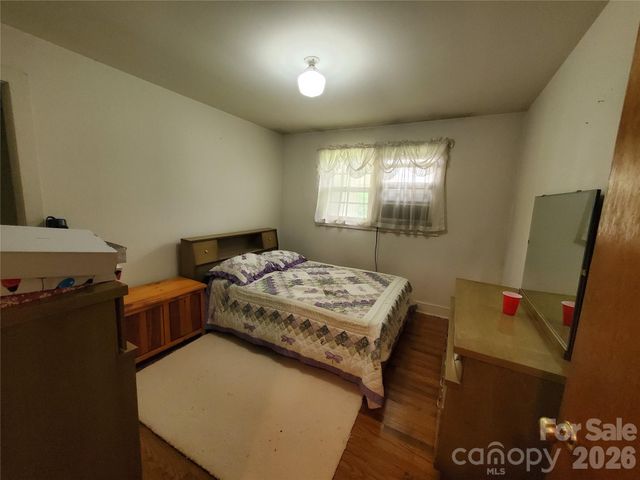 886 Hanging Rock Road, Spruce Pine, NC 28777