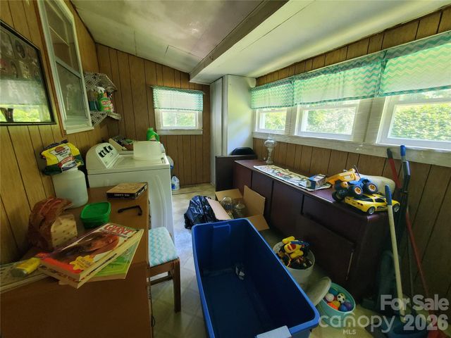 886 Hanging Rock Road, Spruce Pine, NC 28777