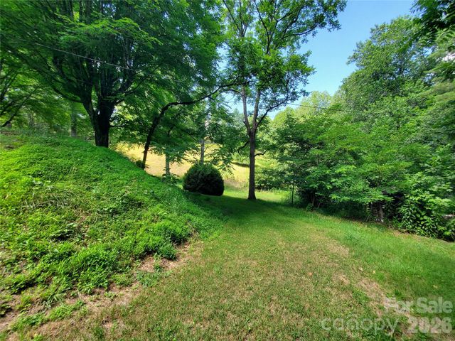 886 Hanging Rock Road, Spruce Pine, NC 28777