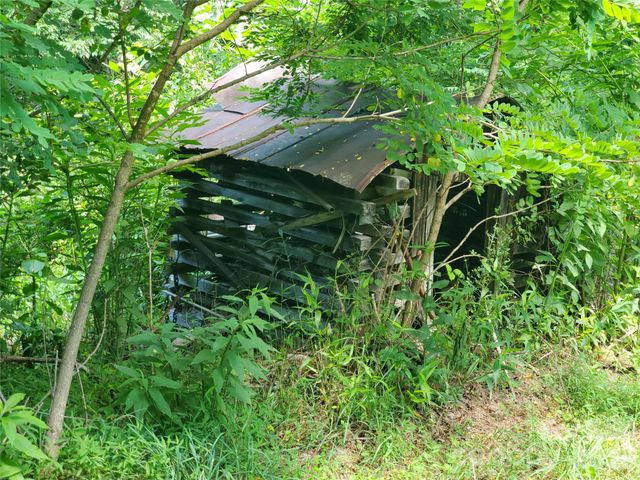 886 Hanging Rock Road, Spruce Pine, NC 28777