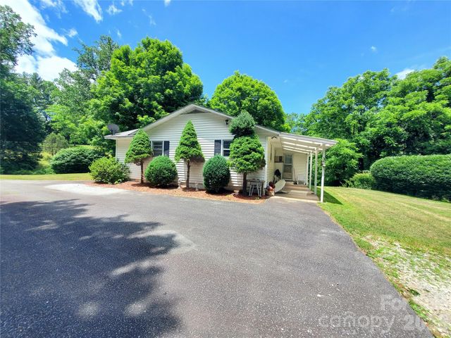 886 Hanging Rock Road, Spruce Pine, NC 28777