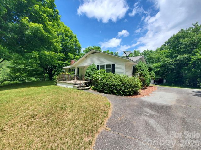 886 Hanging Rock Road, Spruce Pine, NC 28777