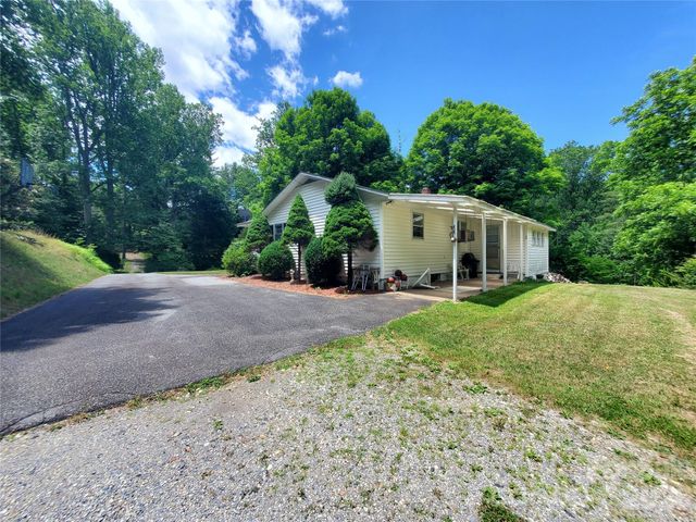 886 Hanging Rock Road, Spruce Pine, NC 28777