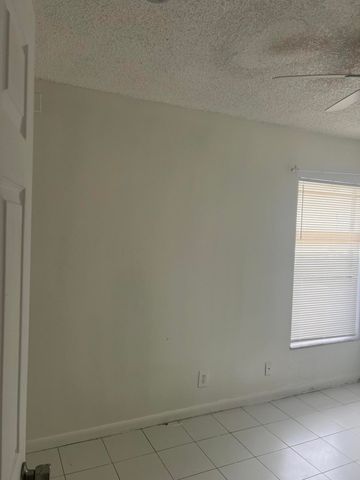 57 Peachtree Place, Boynton Beach, FL 33436