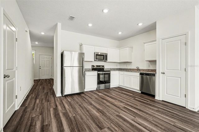 11898 SYLVIA STREET, Dade City, FL 33525