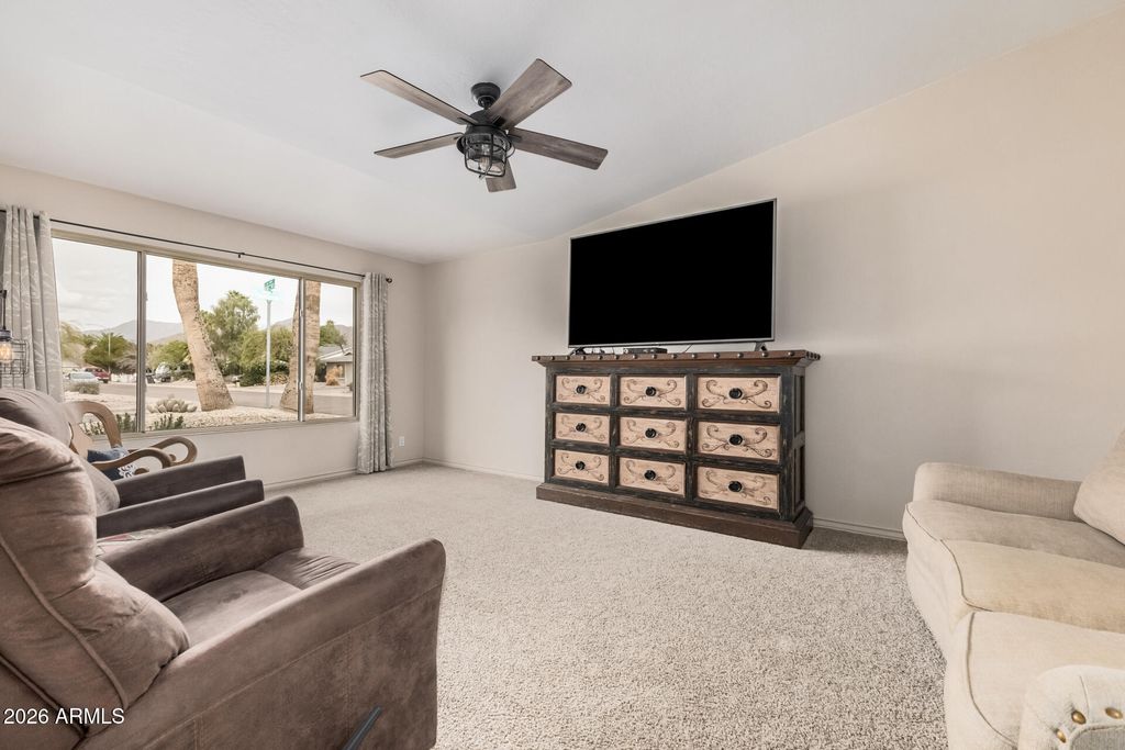 Image 10 of property listing at 10765 E SAHUARO Drive, Scottsdale, AZ 85259