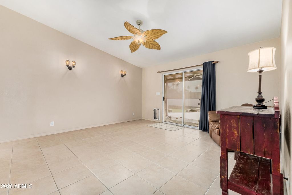 Image 13 of property listing at 10765 E SAHUARO Drive, Scottsdale, AZ 85259