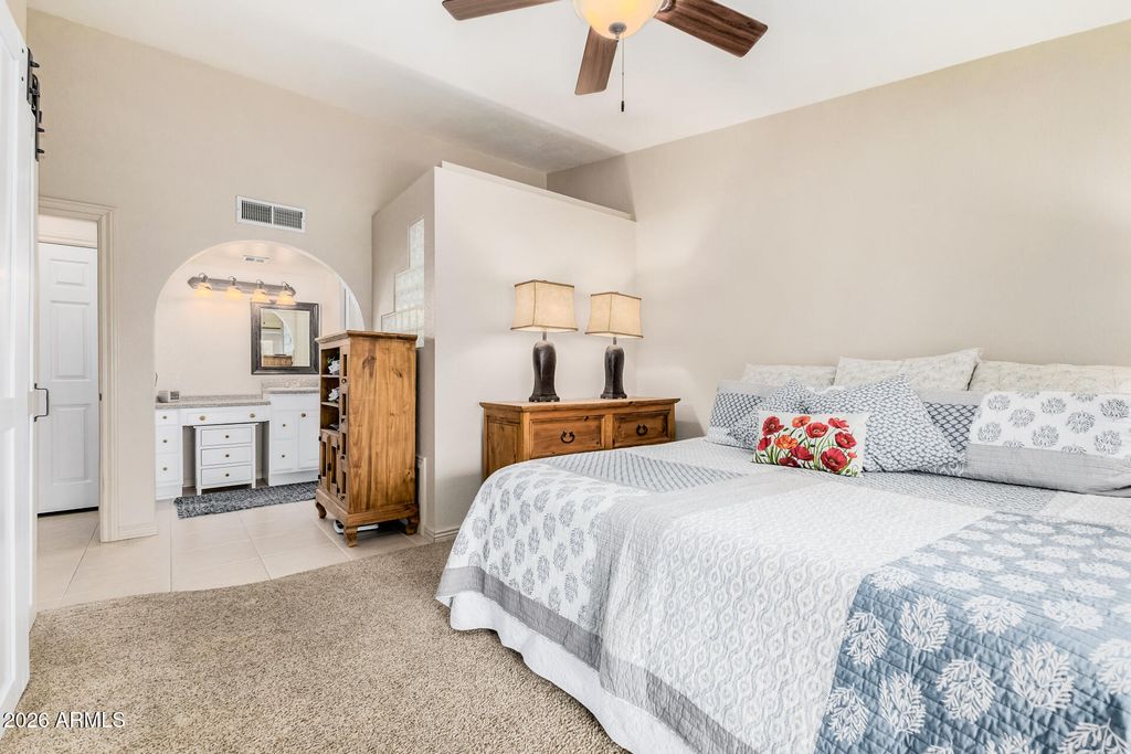 Image 16 of property listing at 10765 E SAHUARO Drive, Scottsdale, AZ 85259