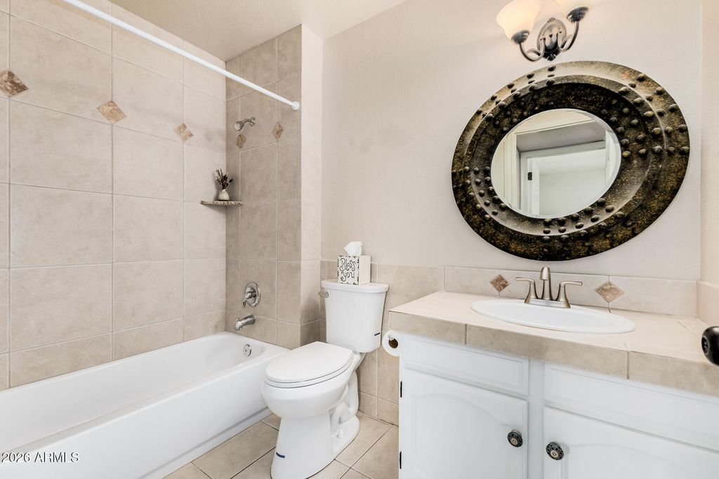 Image 25 of property listing at 10765 E SAHUARO Drive, Scottsdale, AZ 85259