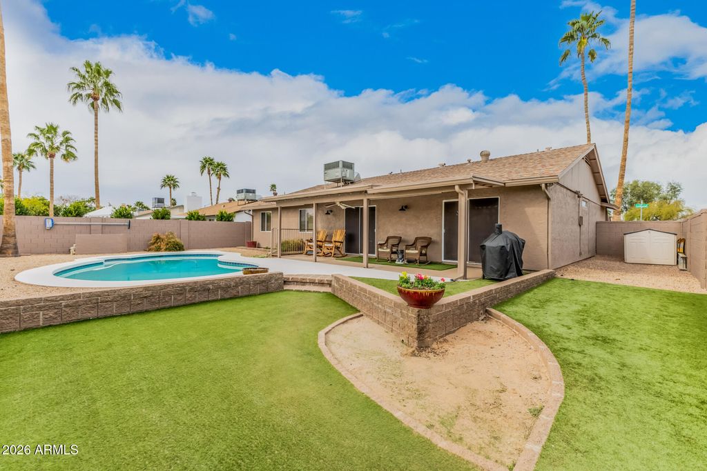 Image 28 of property listing at 10765 E SAHUARO Drive, Scottsdale, AZ 85259