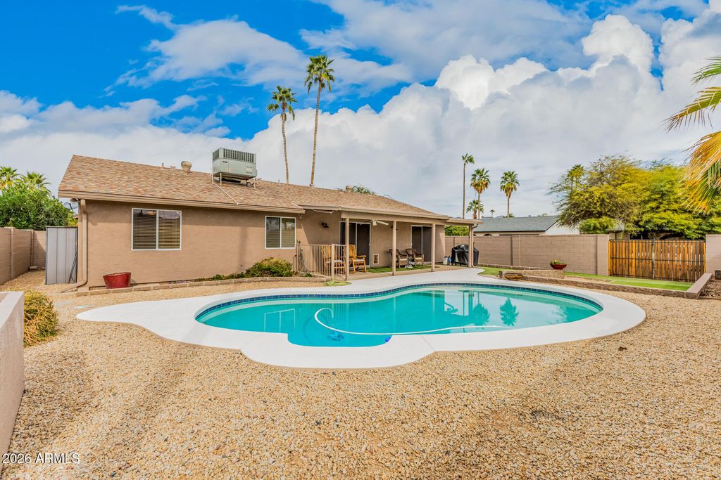 Image 29 of property listing at 10765 E SAHUARO Drive, Scottsdale, AZ 85259