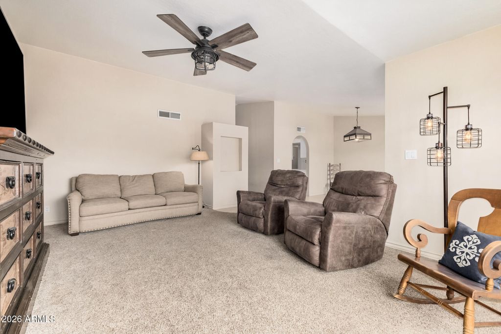 Image 8 of property listing at 10765 E SAHUARO Drive, Scottsdale, AZ 85259