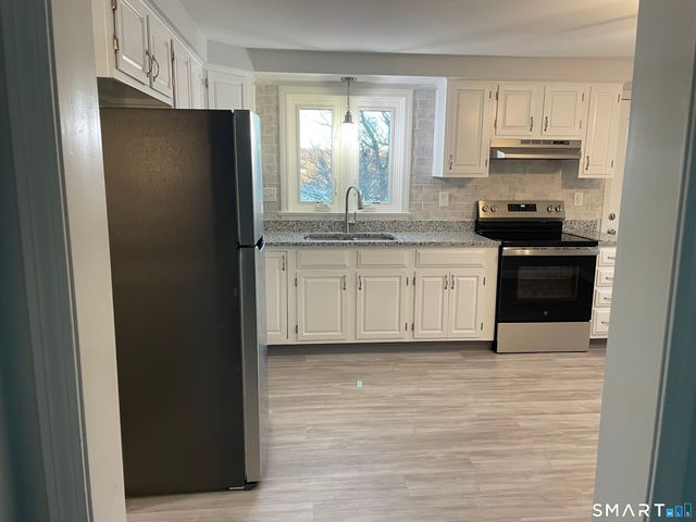 64 Deshon Street, New London, CT 06320