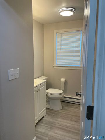 64 Deshon Street, New London, CT 06320