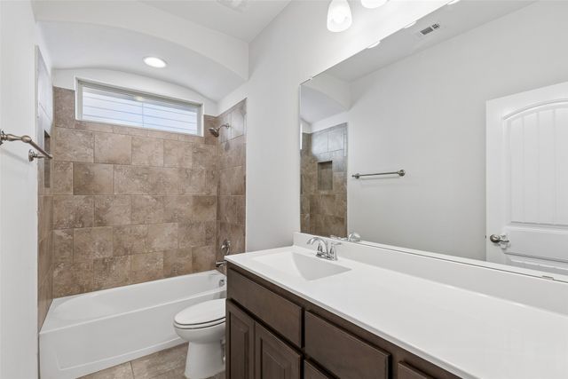 15720 Barton Ridge Drive, Fort Worth, TX 76177