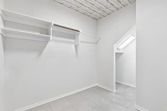 15720 Barton Ridge Drive, Fort Worth, TX 76177