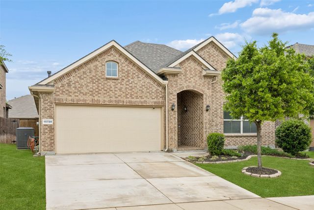15720 Barton Ridge Drive, Fort Worth, TX 76177