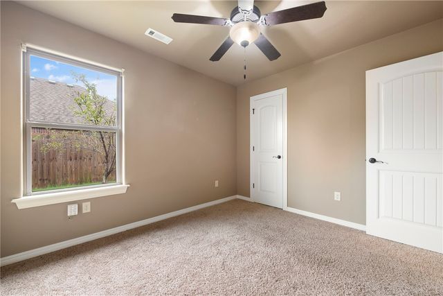 6305 S 44th Place, Rogers, AR 72758