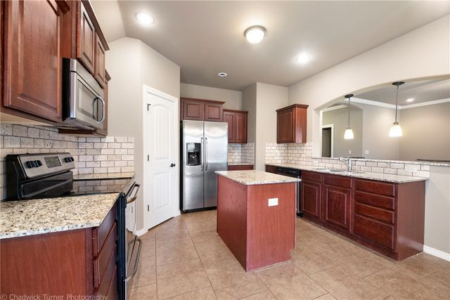 6305 S 44th Place, Rogers, AR 72758
