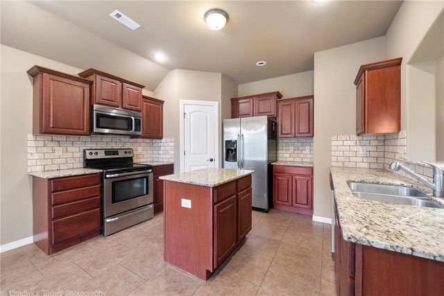 6305 S 44th Place, Rogers, AR 72758