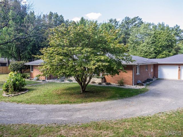 4303 STATE ROUTE 160, Highland, IL 62249