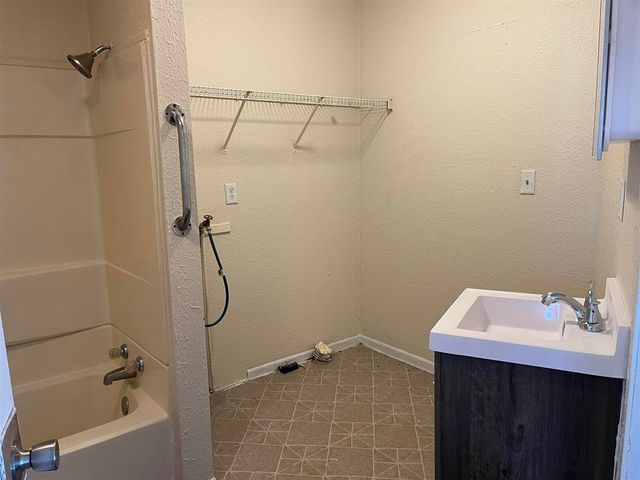 458 S Float Avenue, Freeport, IL 61032