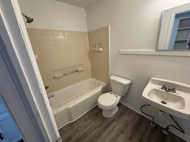 824 S Water St, Wichita, KS 67213