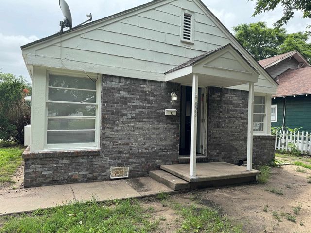 824 S Water St, Wichita, KS 67213