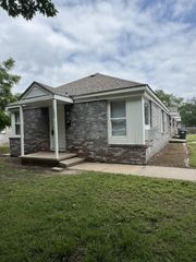 824 S Water St, Wichita, KS 67213