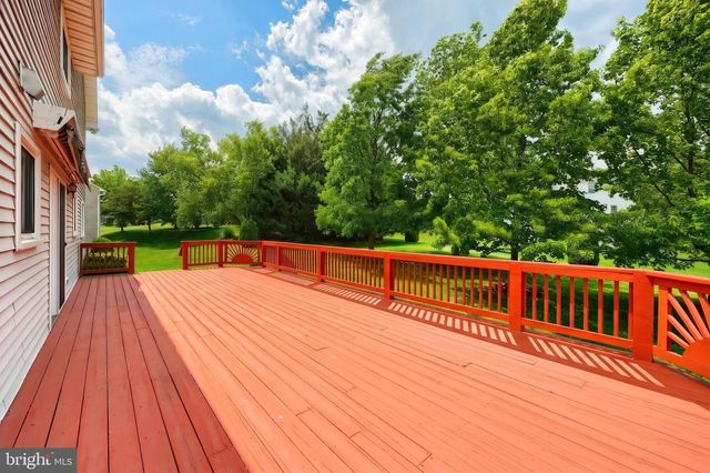2380 BARRISTER DR, York, PA 17404