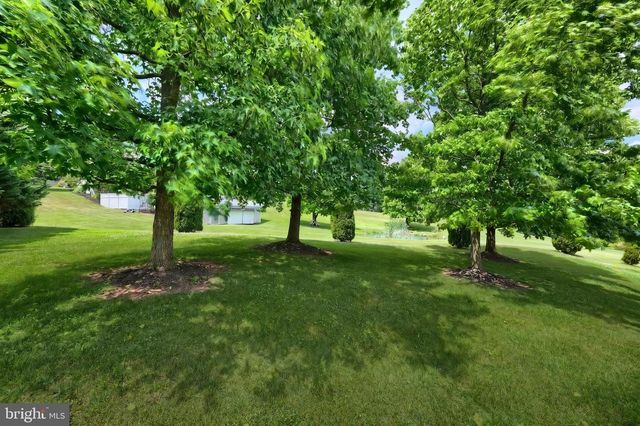 2380 BARRISTER DR, York, PA 17404