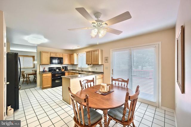2380 BARRISTER DR, York, PA 17404