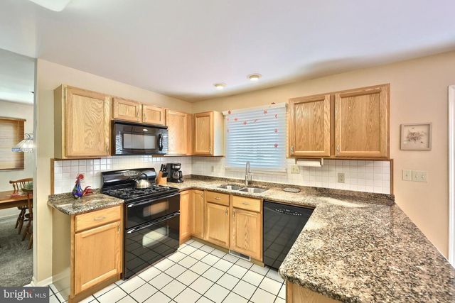 2380 BARRISTER DR, York, PA 17404