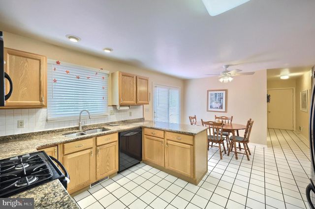 2380 BARRISTER DR, York, PA 17404
