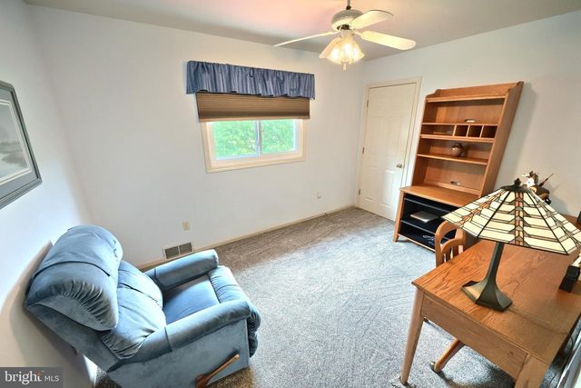 2380 BARRISTER DR, York, PA 17404