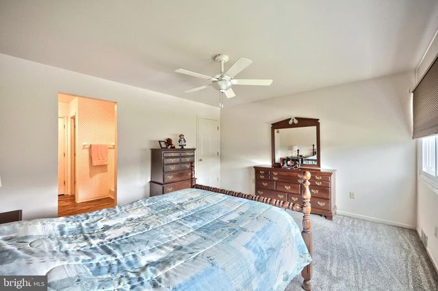 2380 BARRISTER DR, York, PA 17404