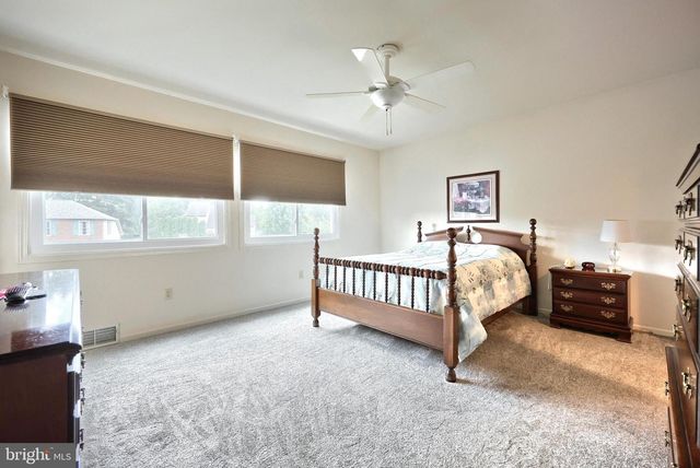 2380 BARRISTER DR, York, PA 17404