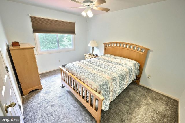 2380 BARRISTER DR, York, PA 17404