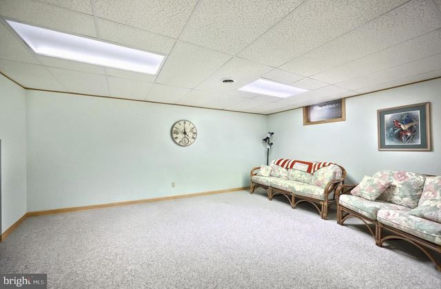 2380 BARRISTER DR, York, PA 17404