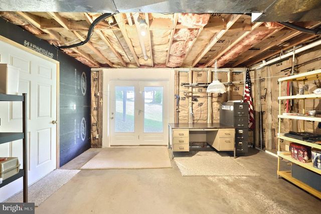 2380 BARRISTER DR, York, PA 17404