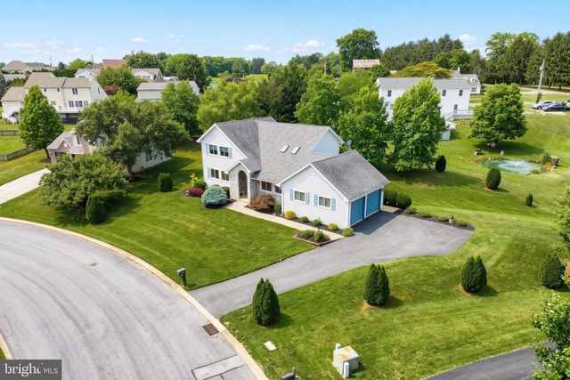2380 BARRISTER DR, York, PA 17404