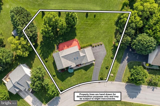 2380 BARRISTER DR, York, PA 17404