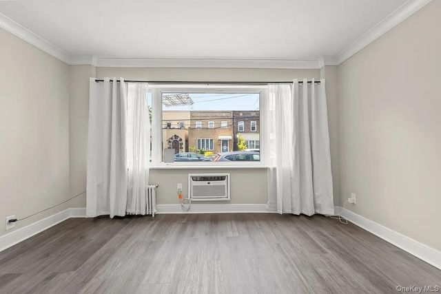 2219 28th Street 2nd FL, Astoria, NY 11105