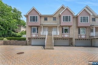 425 West Street Unit D, Fort Lee, NJ 07024