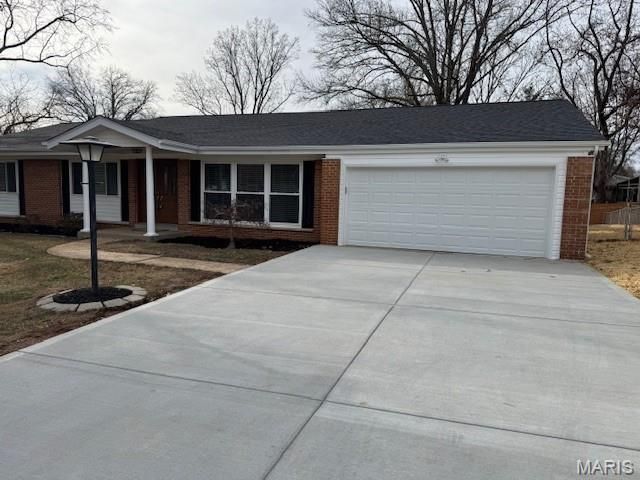 701 Fernview Drive, Creve Coeur, MO 63141